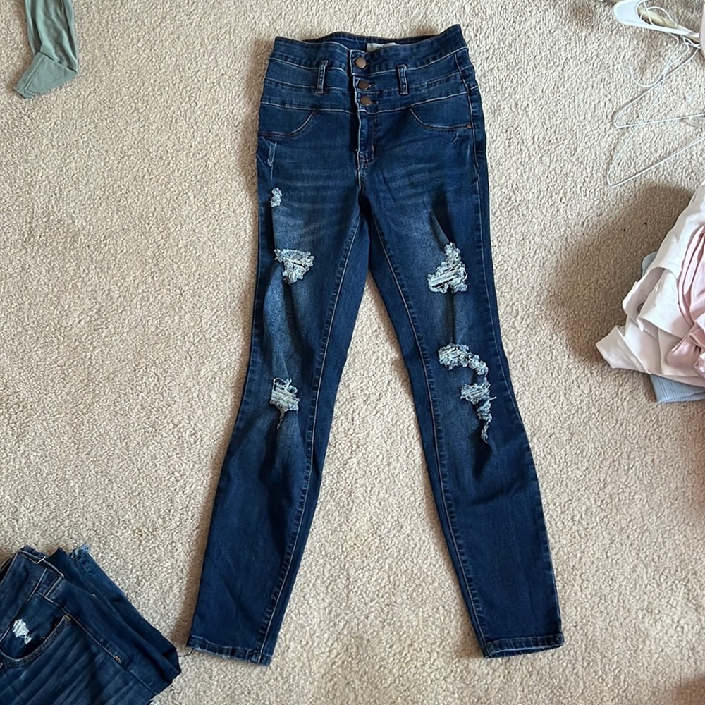 Refuge jeans! High waisted skinny ripped jeans. Size 4.
